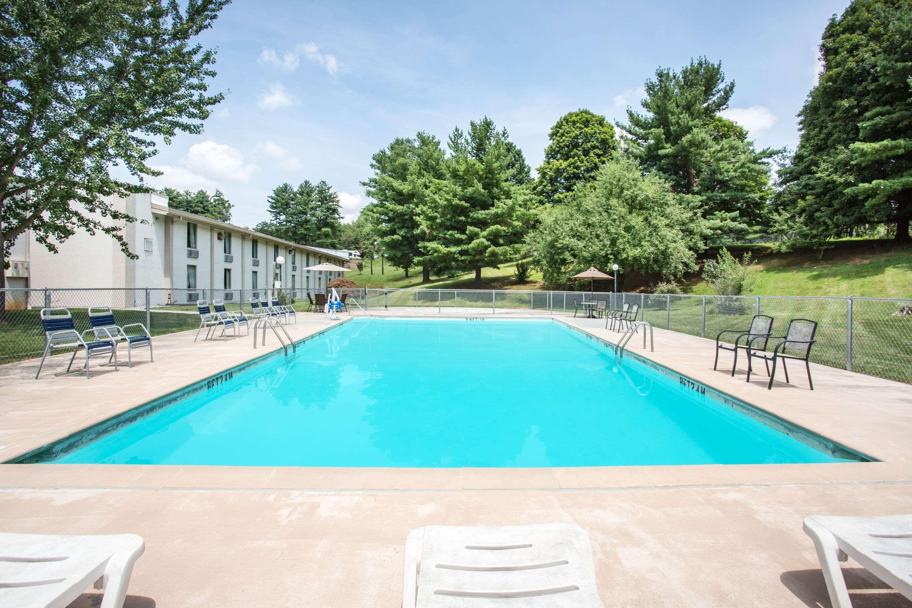 Spark By Hilton Daleville Roanoke North Exterior foto